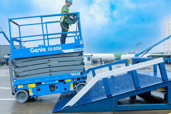 Plataforma de Tijera Eléctrica Genie GS-3232 E-Drive (11.78 m)